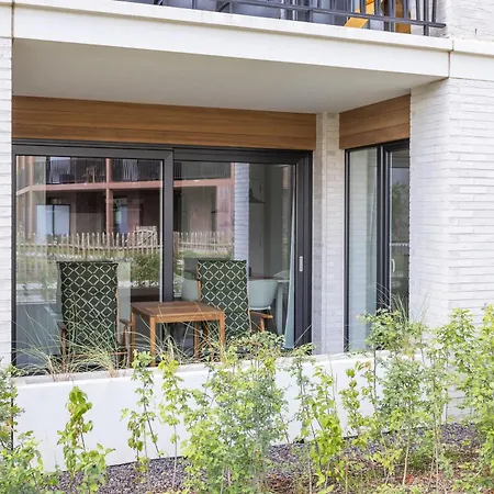 Lecomte - The Shoreline Green C Apartment