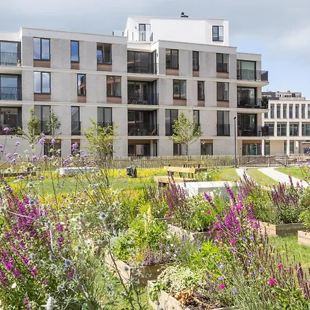 Lecomte - The Shoreline Green C Apartment *