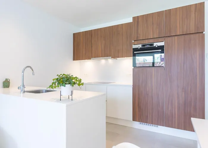 Lecomte - The Shoreline Green C *