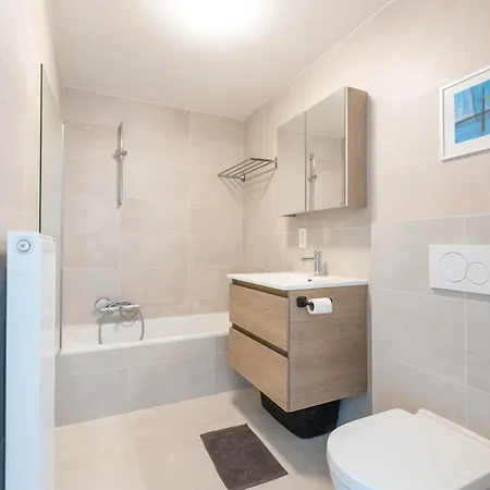 Apartment C 02 *