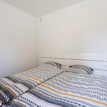 C 02 Apartment